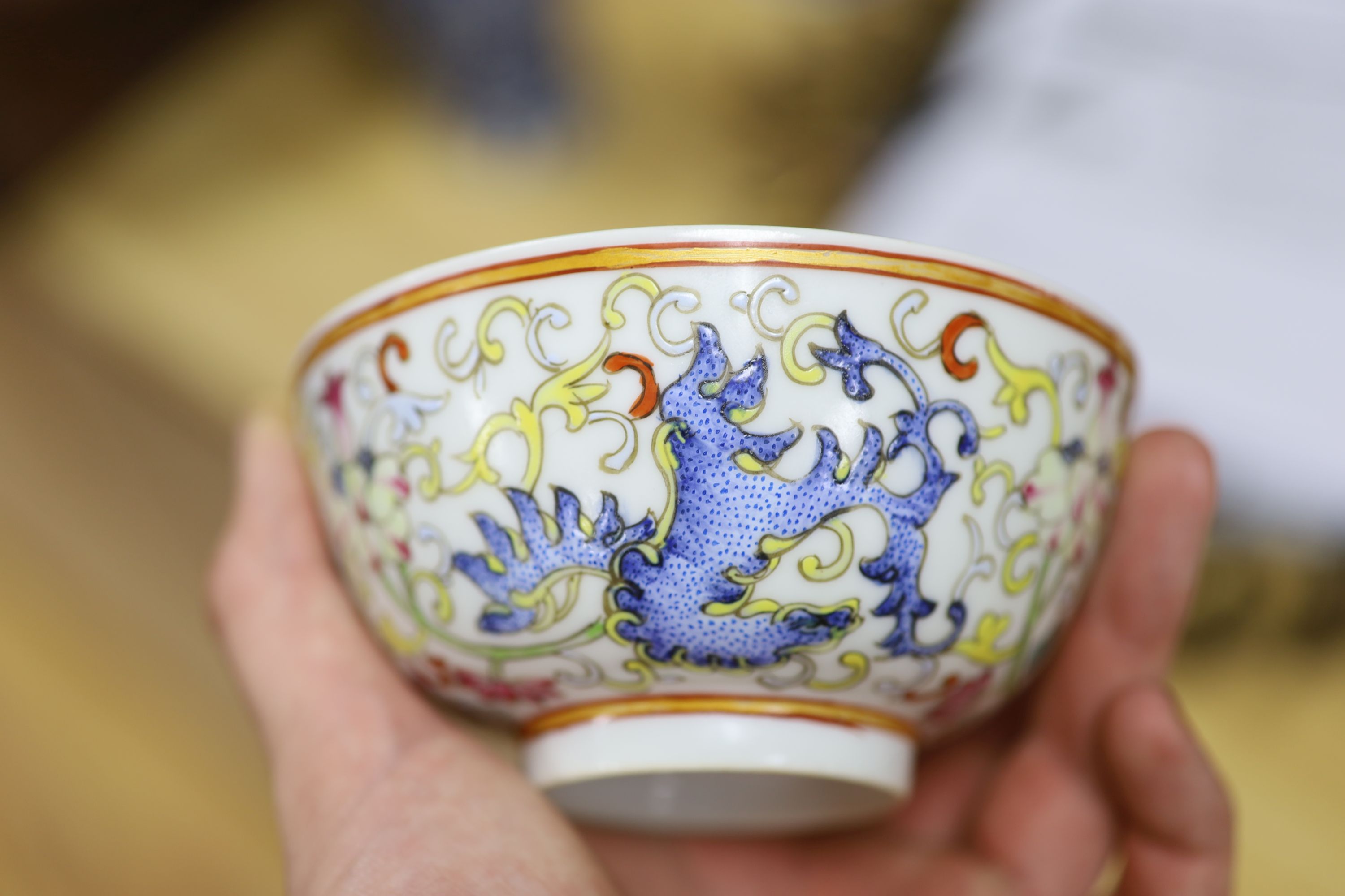 A pair of Chinese famille rose bowls, diameter 12cm